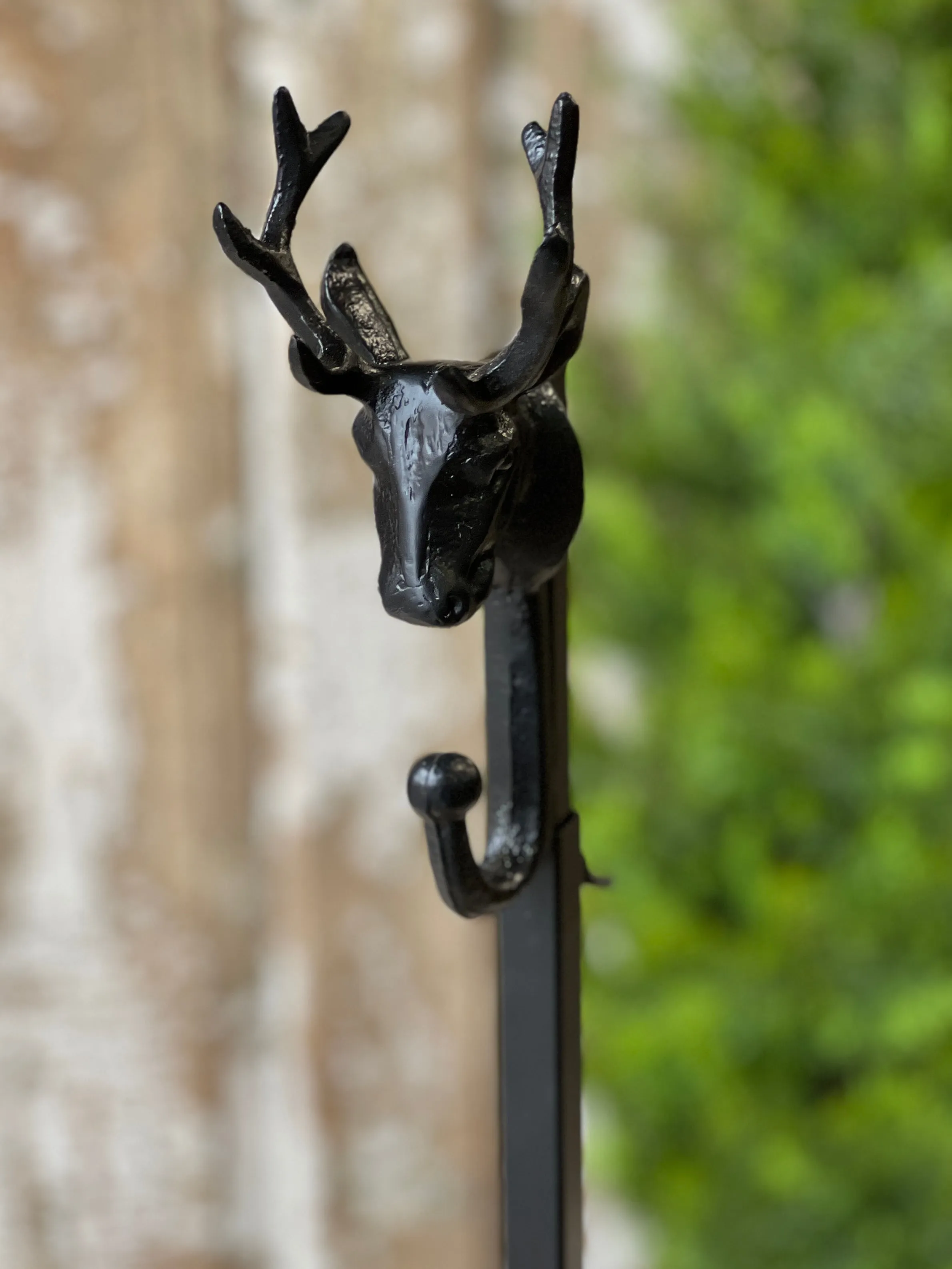 Blitzen Wreath Holder | 21.5"