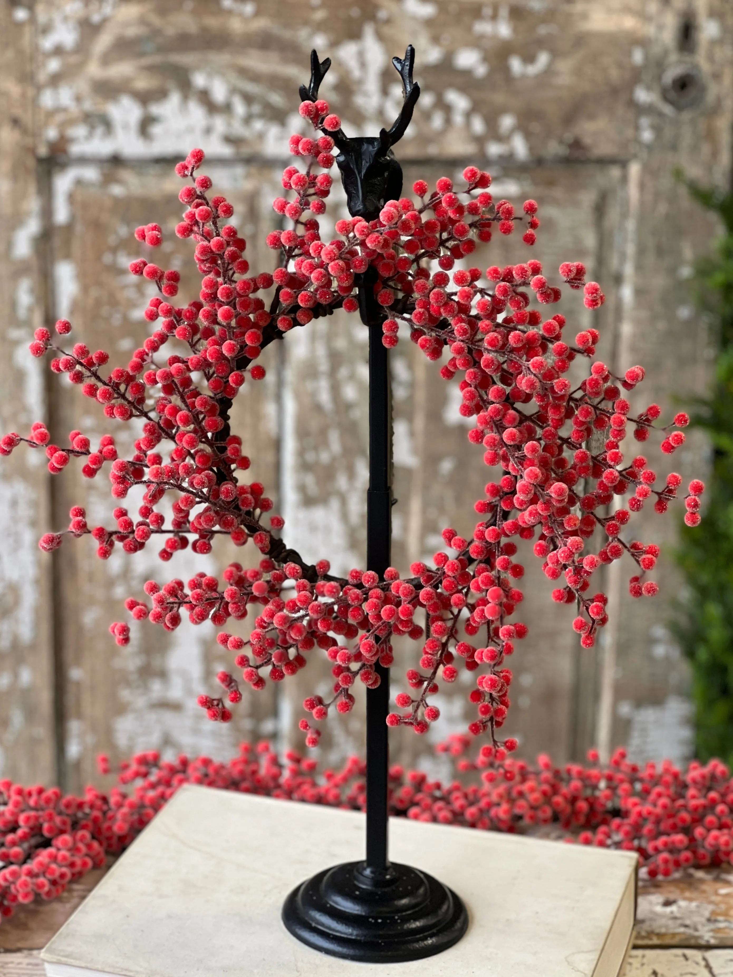 Blitzen Wreath Holder | 21.5"