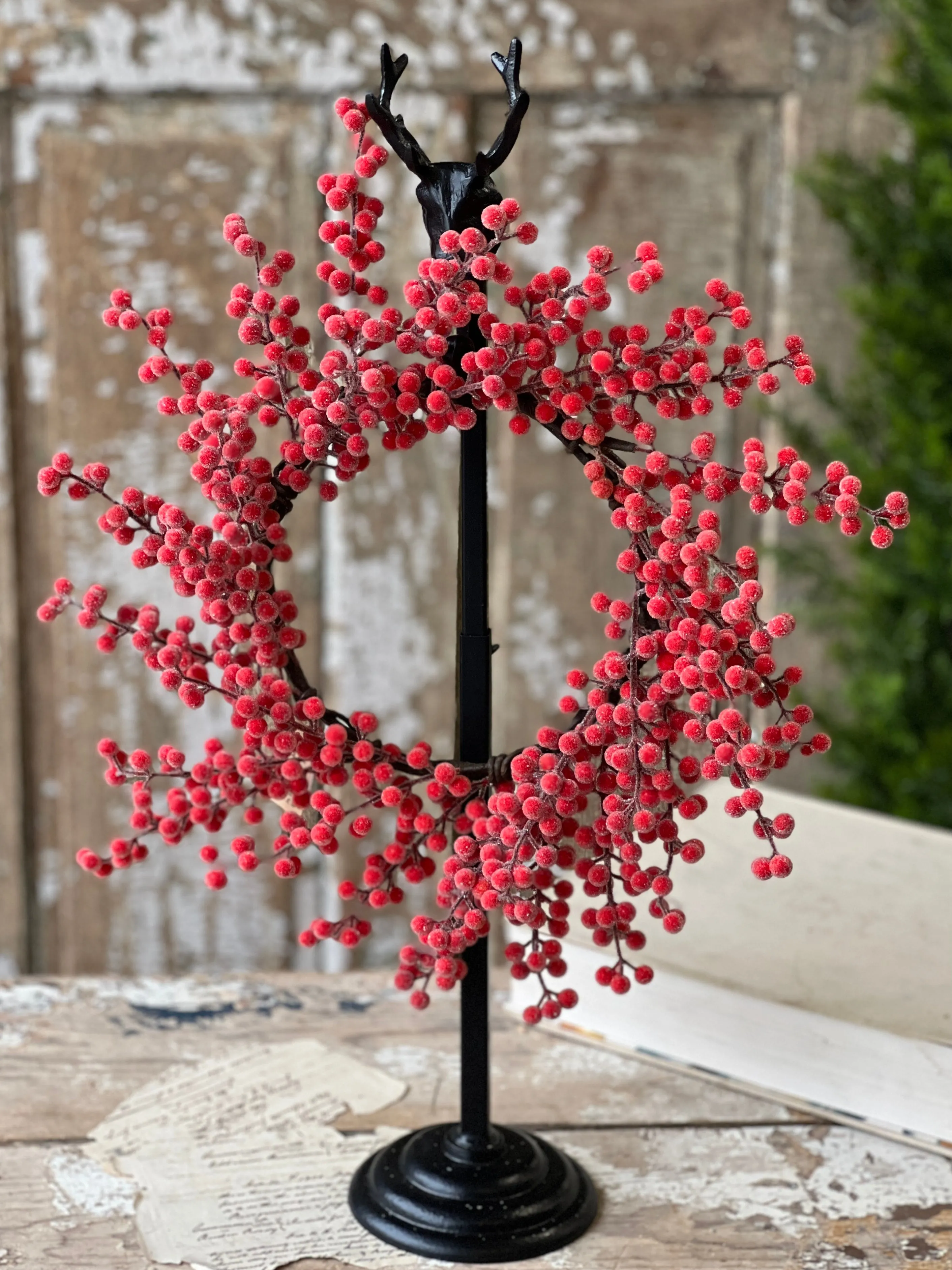 Blitzen Wreath Holder | 21.5"