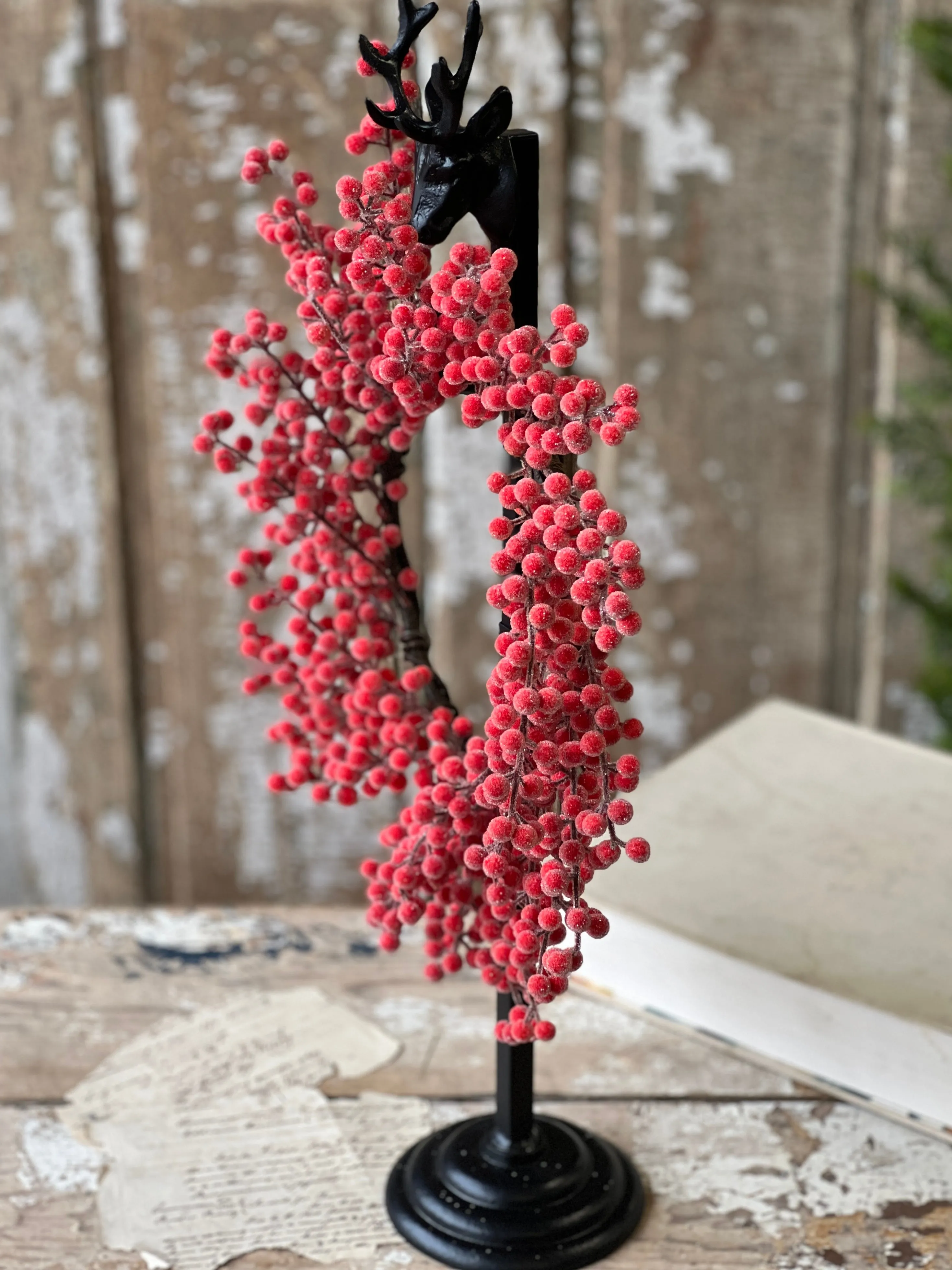 Blitzen Wreath Holder | 21.5"