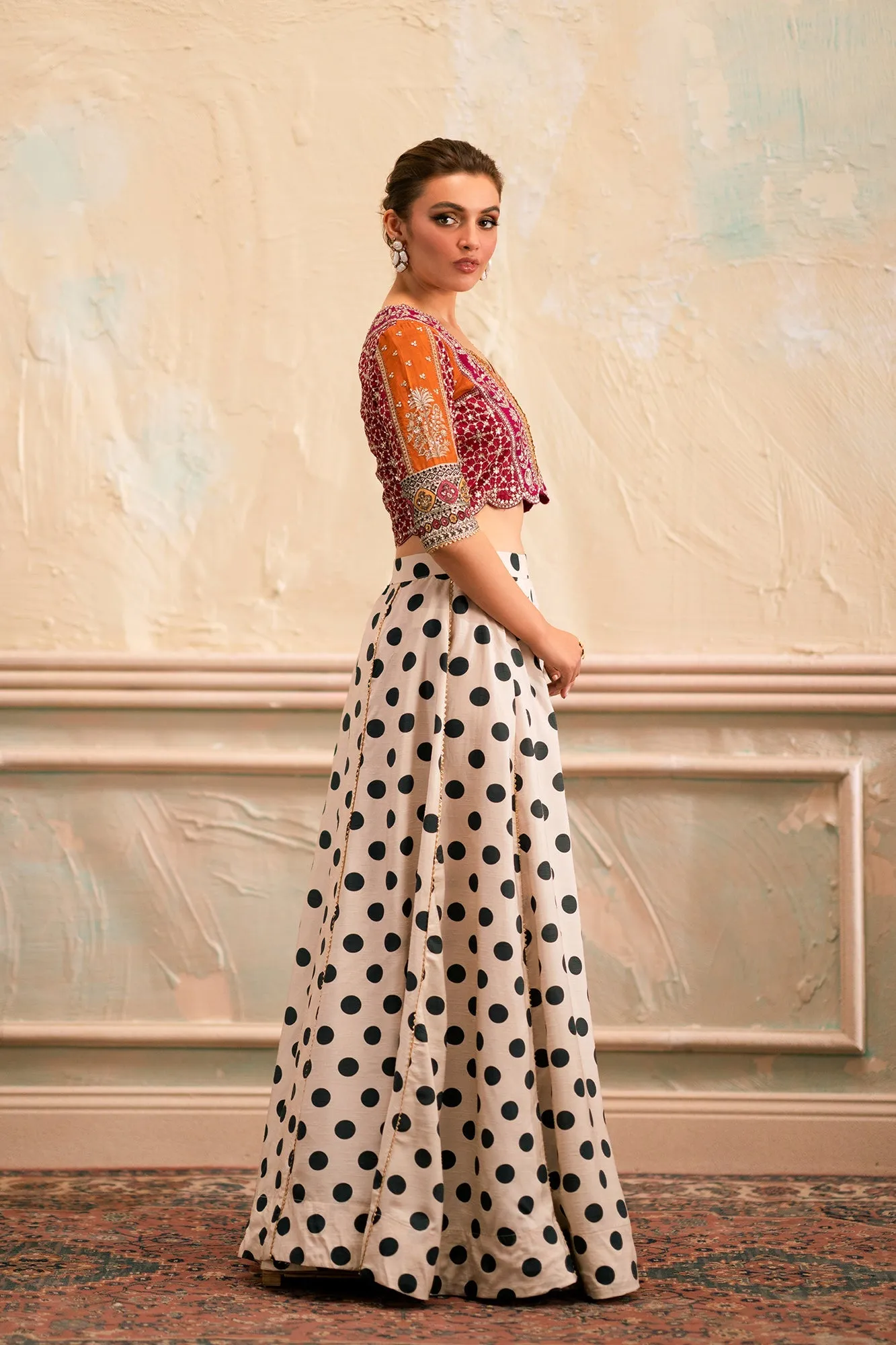 EMBROIDERED SUIT (E0629/104/414)