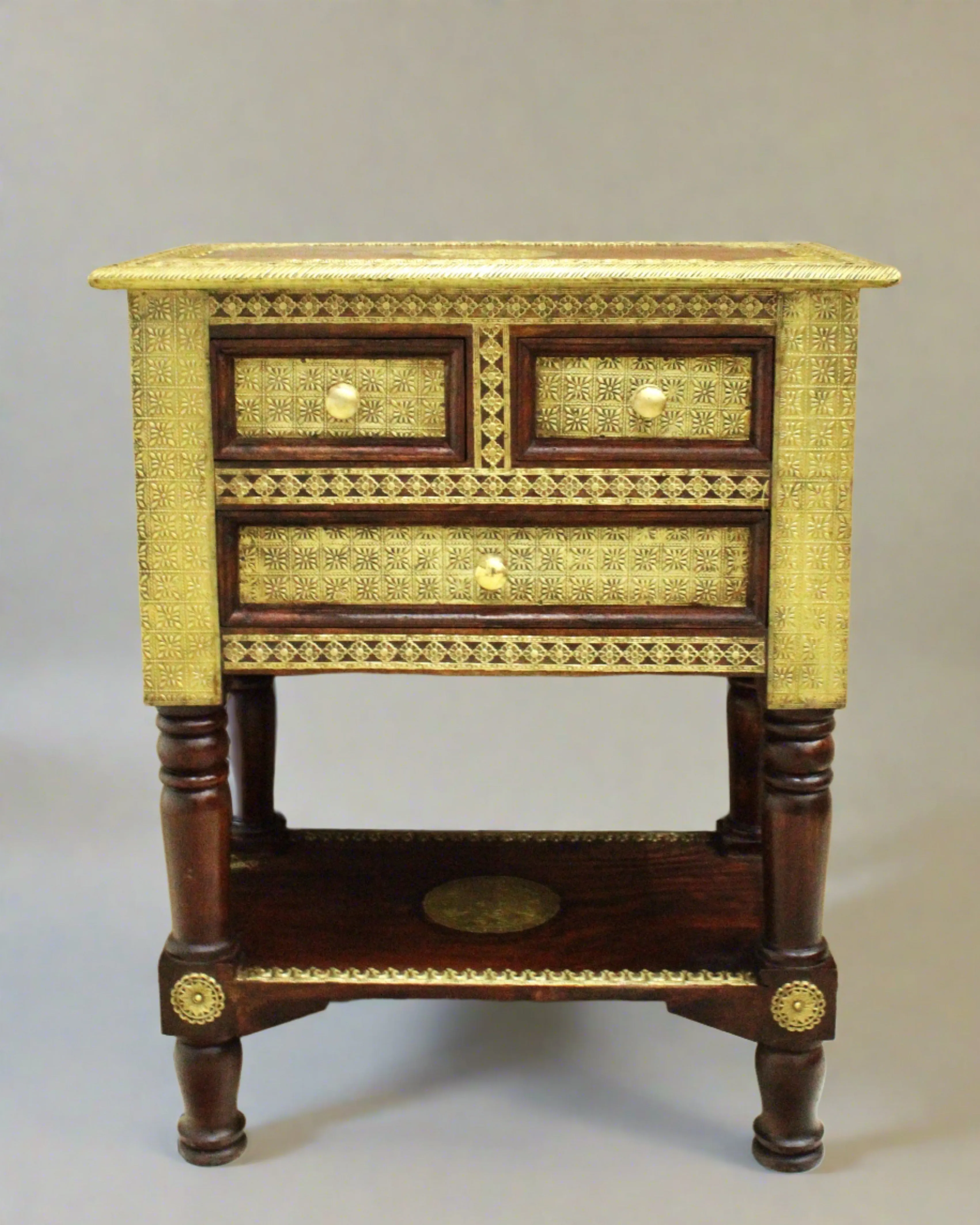 Handcrafted 3-Drawer Bedside Cabinet: Functional Artistry