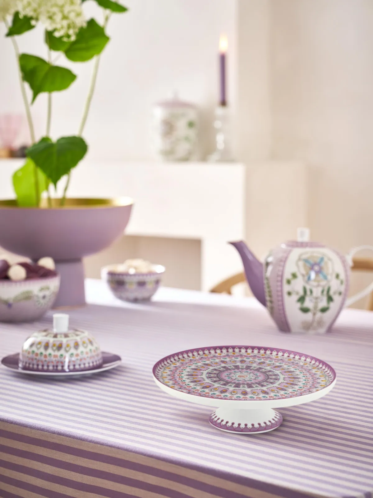 Lily & Lotus Cake Tray
