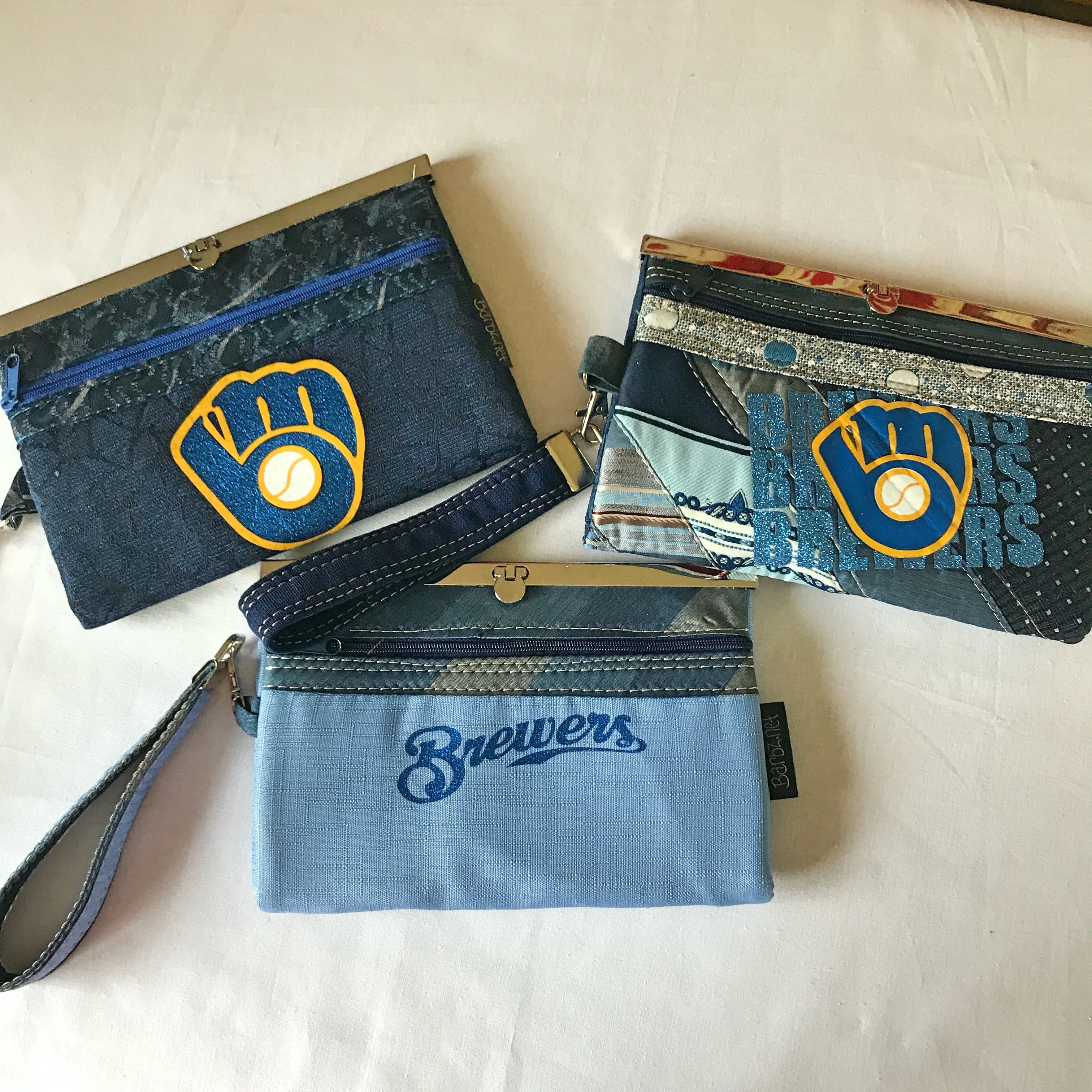 Wisconsin Brewers Woman Wallet, Wristlet, Purse - Wallet Deluxe, Barbz.net